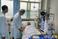 以坚守赴使命，肺移植团队召开工作汇报会