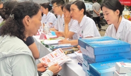 临床营养科举办全民营养周系列活动