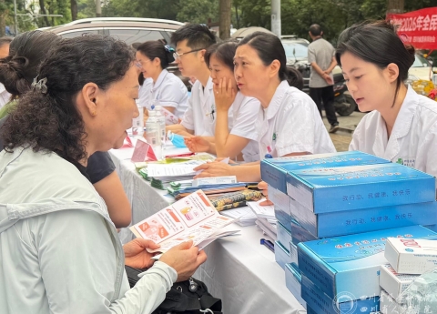 临床营养科举办全民营养周系列活动