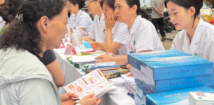 临床营养科举办全民营养周系列活动