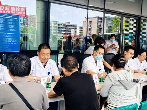 甲状腺外科党支部开展世界甲状腺日义诊