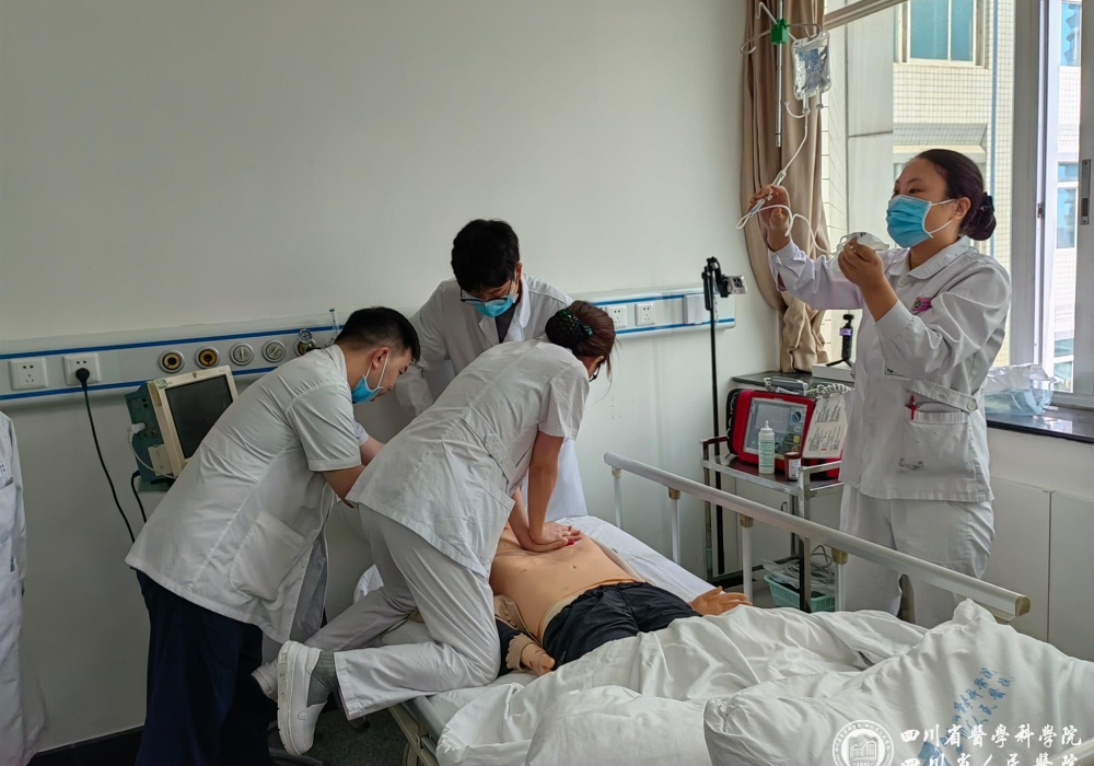 落实医疗核心制度，风湿免疫科开展病房急救专项演练