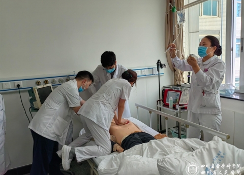 落实医疗核心制度，风湿免疫科开展病房急救专项演练