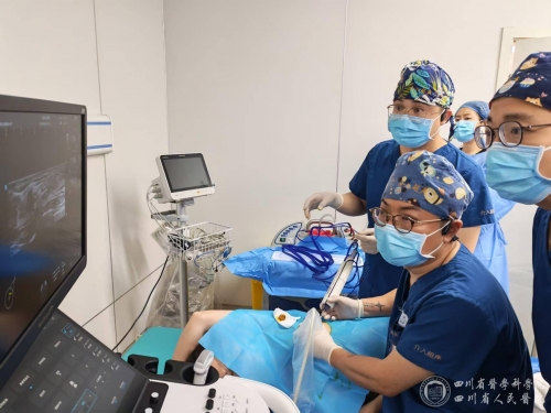 介入超声诊疗中心成功开展首例乳腺良性结节微创旋切术