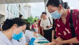 感染内科党支部举行世界肝炎日公益科普义诊暨主题党日活动