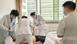 落实医疗核心制度，风湿免疫科开展病房急救专项演练