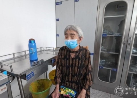 封面新闻：生死博弈！四川七旬老人携“超级细菌”成功换肺