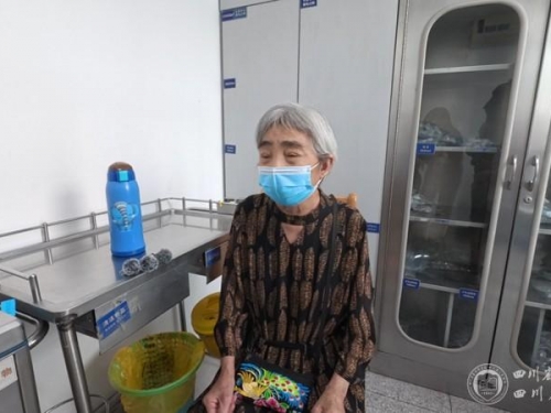 封面新闻：生死博弈！四川七旬老人携“超级细菌”成功换肺